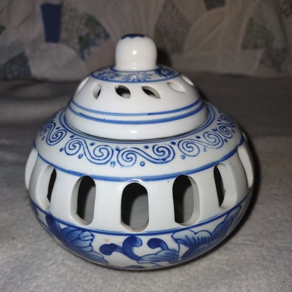 Ceramic Blue/White Incense Container - Picture 6 of 6